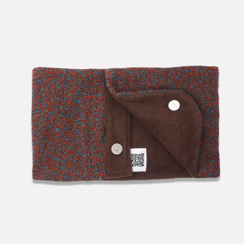 Tour de cou aimanté en tissu chamaré marron rouge et bleu